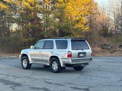 Used 2000 Toyota 4Runner Limited image 4