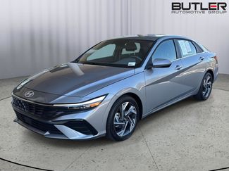 Used 2025 Hyundai Elantra SEL video 1