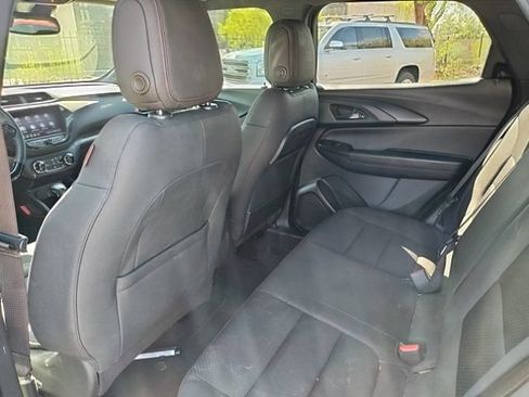 Used 2022 Chevrolet TrailBlazer RS w/ Technology Package FWD image 22