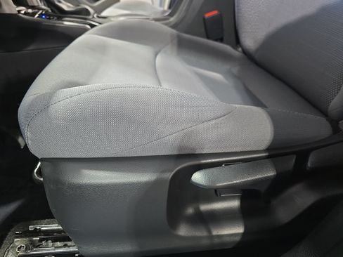 Used 2024 Toyota Corolla Cross AWD Hybrid w/ Moonroof Package image 28