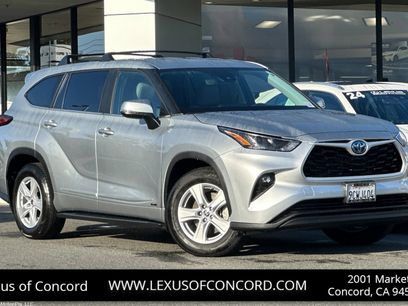 Used 2023 Toyota Highlander LE