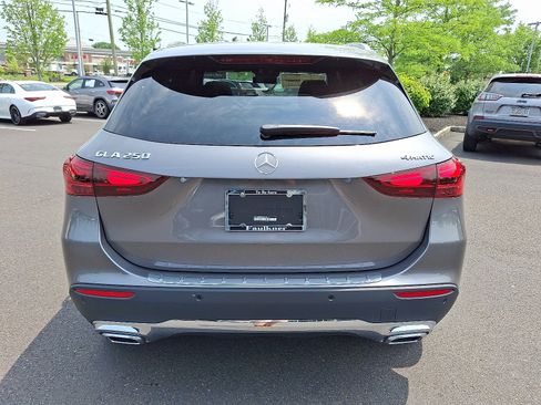 New 2025 Mercedes-Benz GLA 250 4MATIC image 5