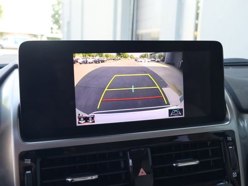 Used 2023 Lexus GX 460 Premium w/ Accessory Package AWD/4WD image 26