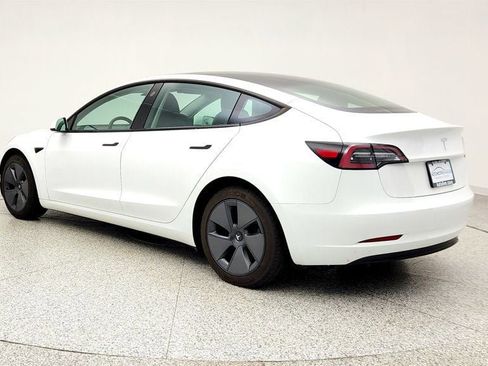 Used 2023 Tesla Model 3 Standard Range image 7