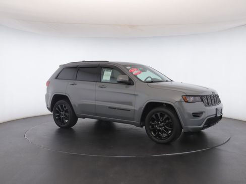 Used 2020 Jeep Grand Cherokee Altitude image 33