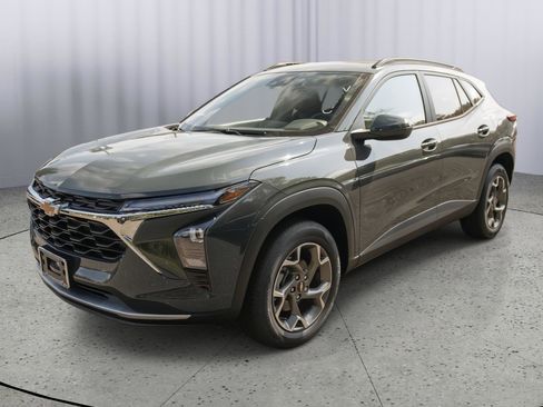 New 2025 Chevrolet Trax LT w/ Driver Confidence Package image 3