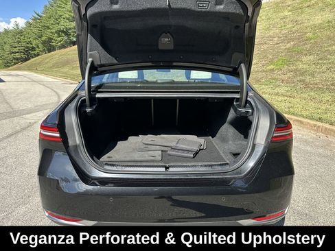 Used 2024 BMW 540i xDrive image 31