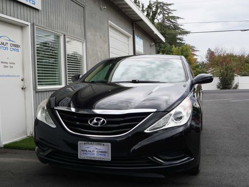Used 2012 Hyundai Sonata GLS image 2