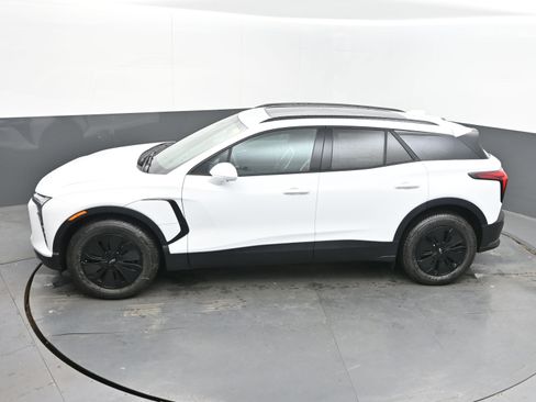 New 2026 Chevrolet Blazer EV LT image 35