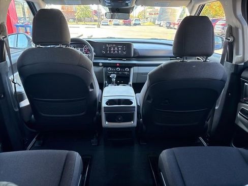 Certified 2023 Kia Carnival LX image 33