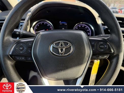 Used 2020 Toyota Camry LE image 19