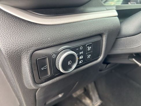 Used 2024 Ford Explorer XLT w/ Equipment Group 202A AWD/4WD image 11