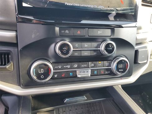 Used 2024 Ford Expedition Max XLT image 32