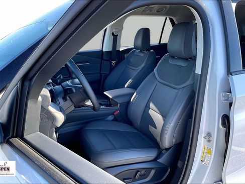 New 2026 Ford Explorer Active w/ Active Comfort Package image 24