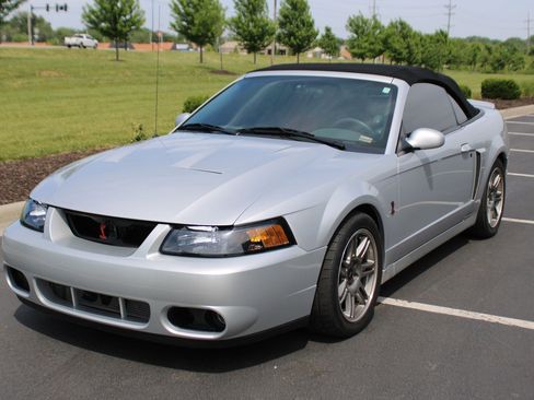 Used 2003 Ford Mustang Cobra RWD image 4