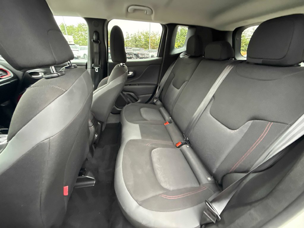 Used 2023 Jeep Renegade Trailhawk AWD/4WD image 12