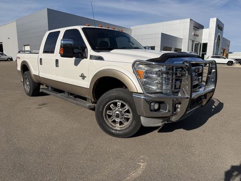 Used 2011 Ford F250 Lariat w/ Lariat Interior Pkg image 3