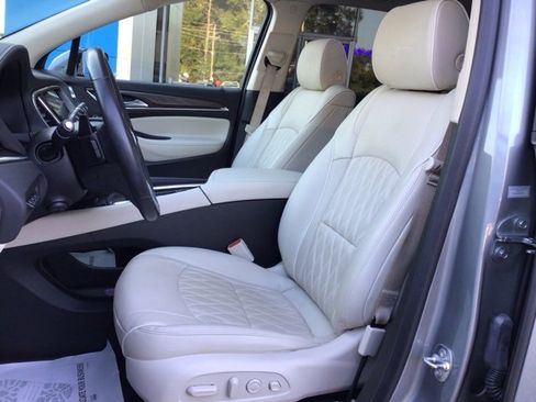 Used 2024 Buick Enclave Avenir image 12