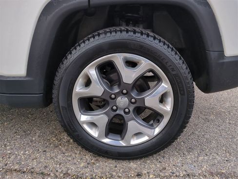 Certified 2018 Jeep Compass Limited image 14