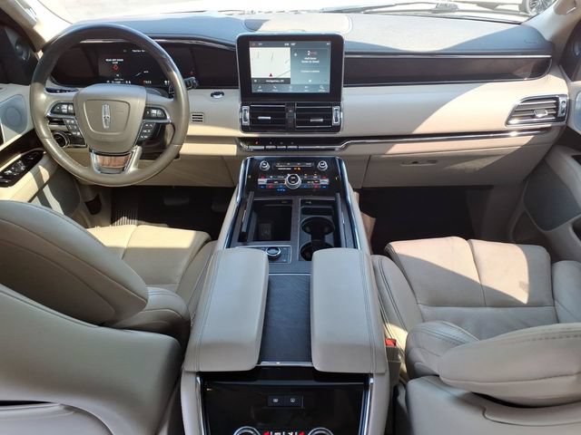 Used 2021 Lincoln Navigator Reserve AWD/4WD image 24