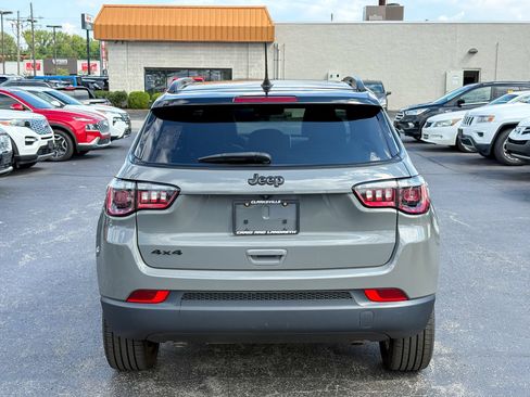 Used 2023 Jeep Compass Latitude w/ Sun and Sound Group AWD/4WD image 8