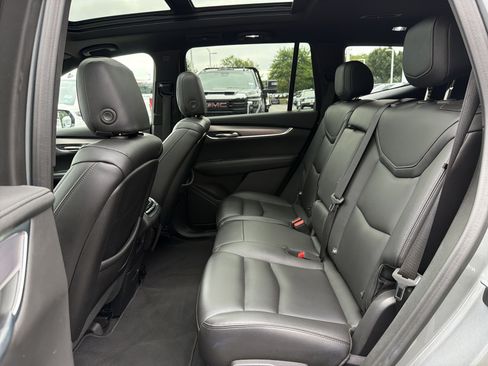 Used 2023 Cadillac XT6 Luxury AWD/4WD image 32