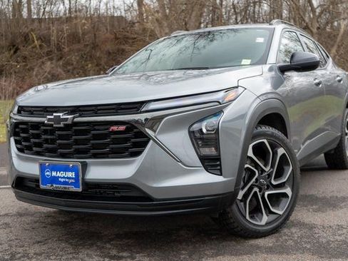 Used 2025 Chevrolet Trax RS w/ Driver Confidence Package image 1