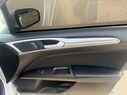 Used 2018 Ford Fusion SE w/ Fusion SE Technology Package image 21