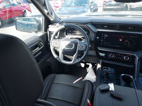 Used 2025 GMC Sierra 1500 Denali w/ Denali Reserve Package AWD/4WD image 15