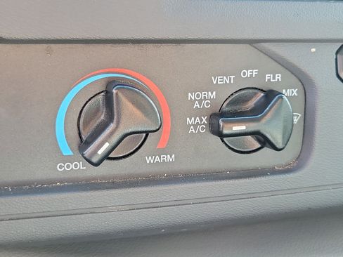 Used 2023 Ford E-350 and Econoline 350 Super Duty w/ Power Windows & Locks Group image 16