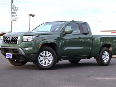 Used 2024 Nissan Frontier SV w/ SV Convenience Package RWD image 17