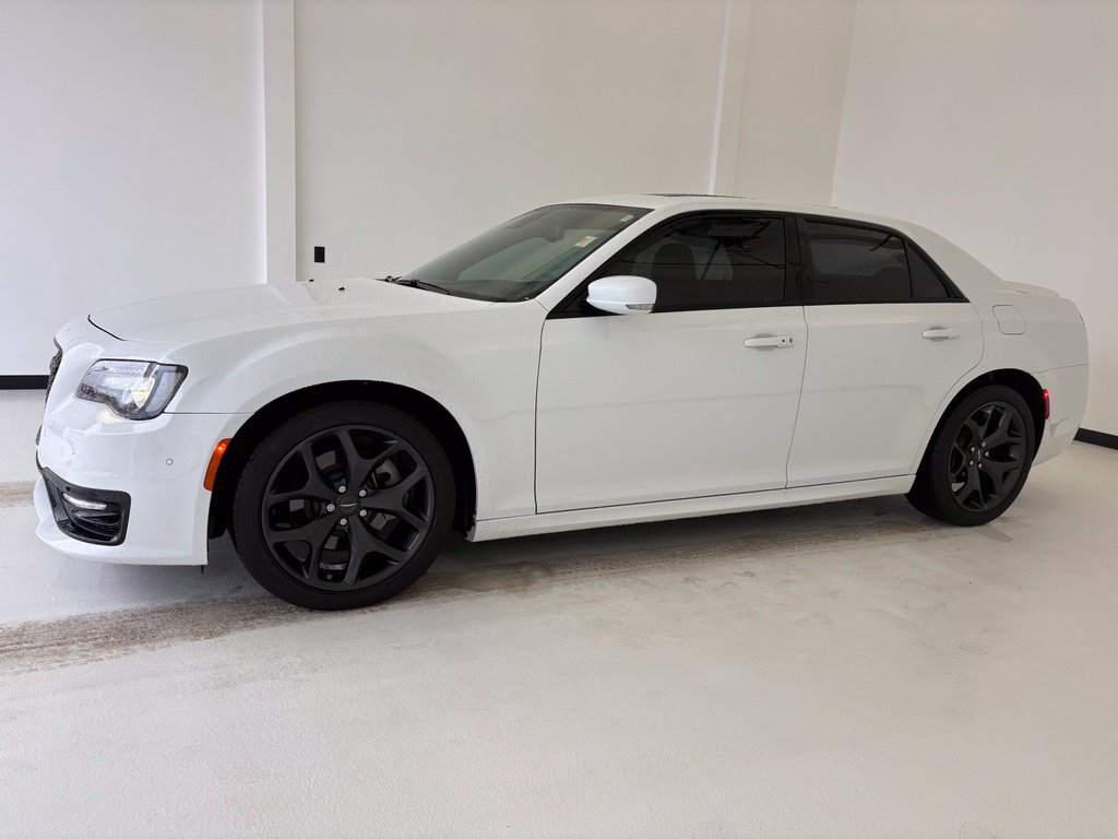 Used 2023 Chrysler 300 S w/ Comfort Group RWD image 15