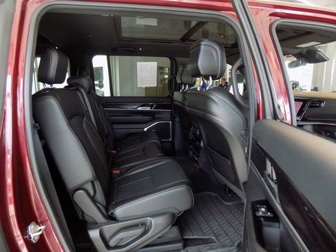 Certified 2024 Jeep Wagoneer L 4WD w/ Premium Group I image 26