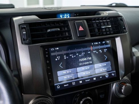 Used 2017 Toyota 4Runner SR5 AWD/4WD image 19