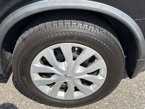 Used 2016 Nissan Rogue S FWD image 13