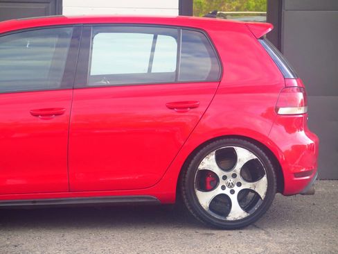 Used 2012 Volkswagen Golf 4-Door FWD image 22