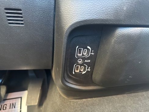 Used 2019 RAM 1500 Laramie image 22