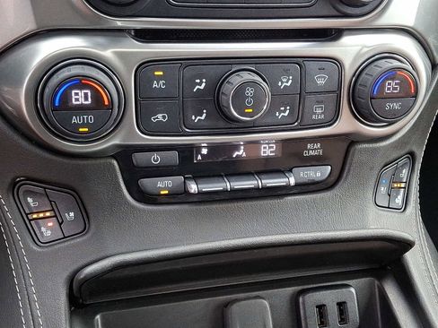 Used 2019 Chevrolet Suburban Premier w/ Premier Plus Edition image 18