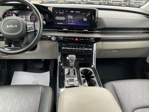 Used 2022 Kia Carnival EX FWD image 12