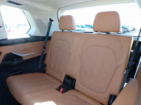 Certified 2025 BMW X7 xDrive40i image 11