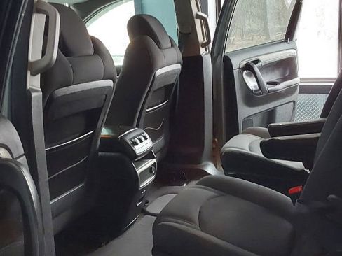 Used 2008 Saturn Outlook XE image 18