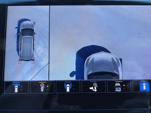 Used 2024 Chevrolet Equinox Premier FWD image 38