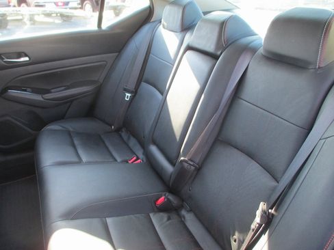 Used 2023 Nissan Altima 2.5 SR w/ SR Premium Package image 17