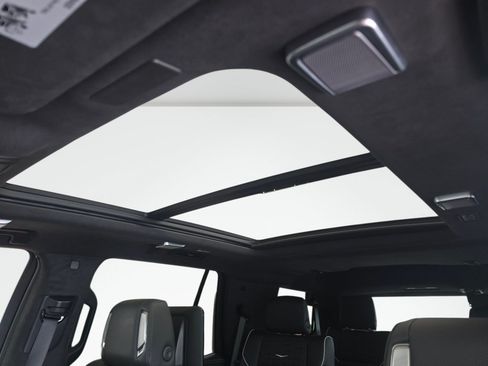 Used 2025 Cadillac Escalade V AWD/4WD image 38
