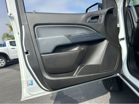 Used 2017 Chevrolet Colorado Z71 AWD/4WD image 34