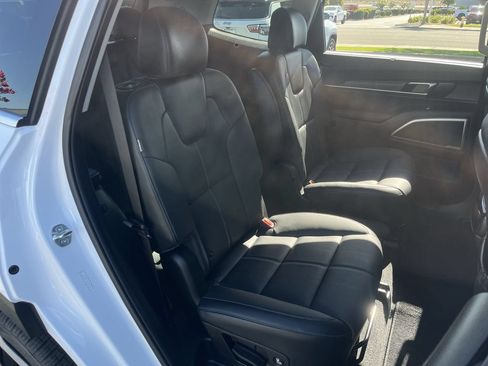 Used 2024 Kia Telluride EX w/ EX Captain's Chair Package FWD image 26