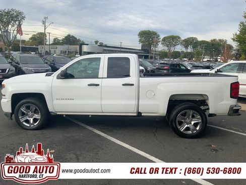 Used 2018 Chevrolet Silverado 1500 Custom w/ Custom Value Package image 4