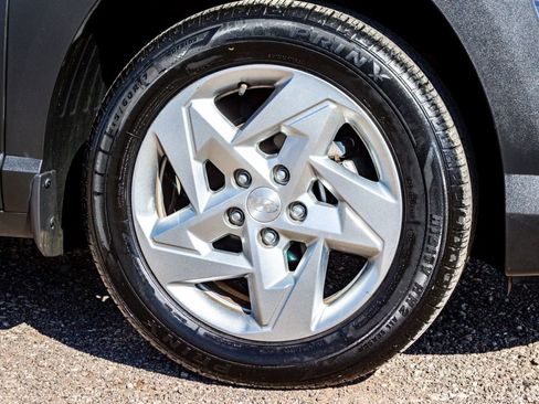 Used 2024 Hyundai Kona SE image 10