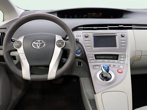 Used 2014 Toyota Prius Three image 18