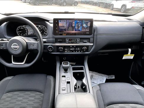 New 2026 Nissan Pathfinder S image 5